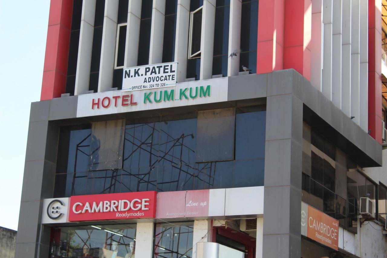 Hotel Kum Kum Adalaj Exterior photo