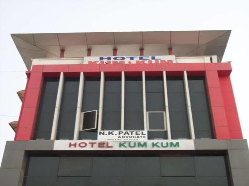 Hotel Kum Kum Adalaj Exterior photo